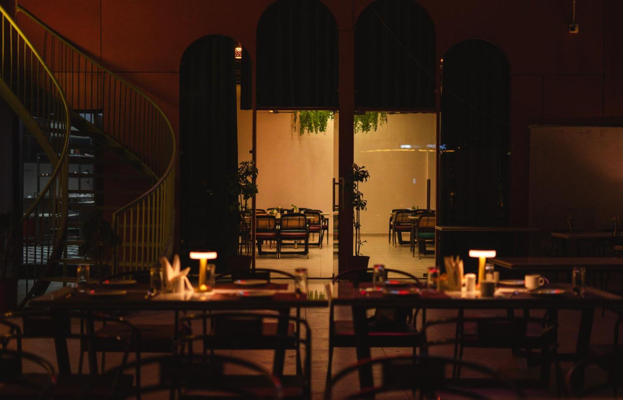 Hotel Westend Udaipur Kültér fotó